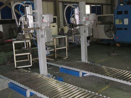 具体需求而研发液体灌装机 _上海广志自动化设备有限公司